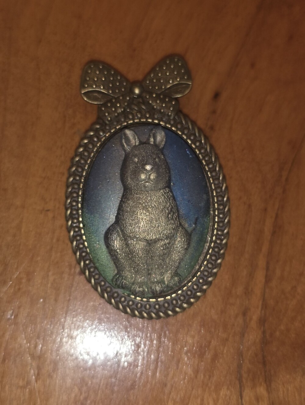 Resin Gold Tine Bunny Rabbit Cameo In Bronze Metal Frame, Nice Brooch